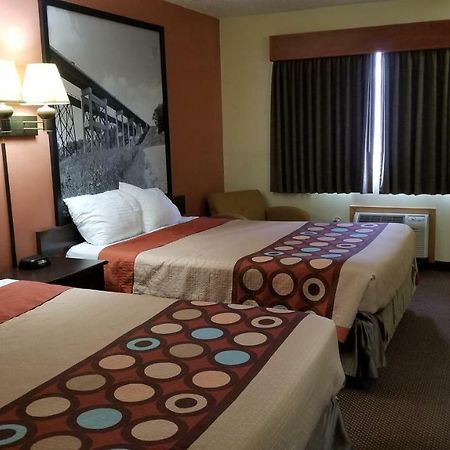 Motel Super 8 By Wyndham Ottumwa Exterior foto