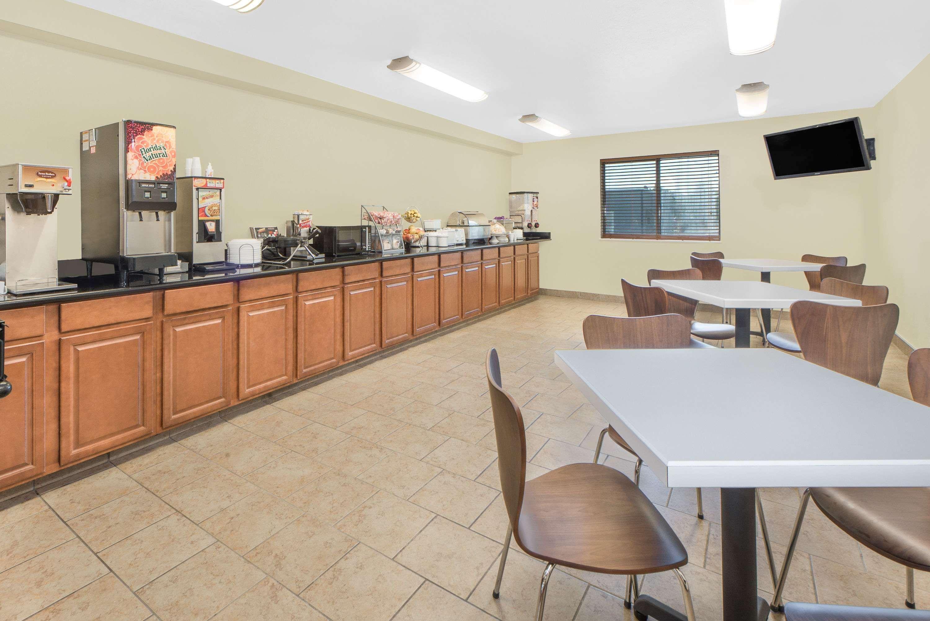 Motel Super 8 By Wyndham Ottumwa Exterior foto